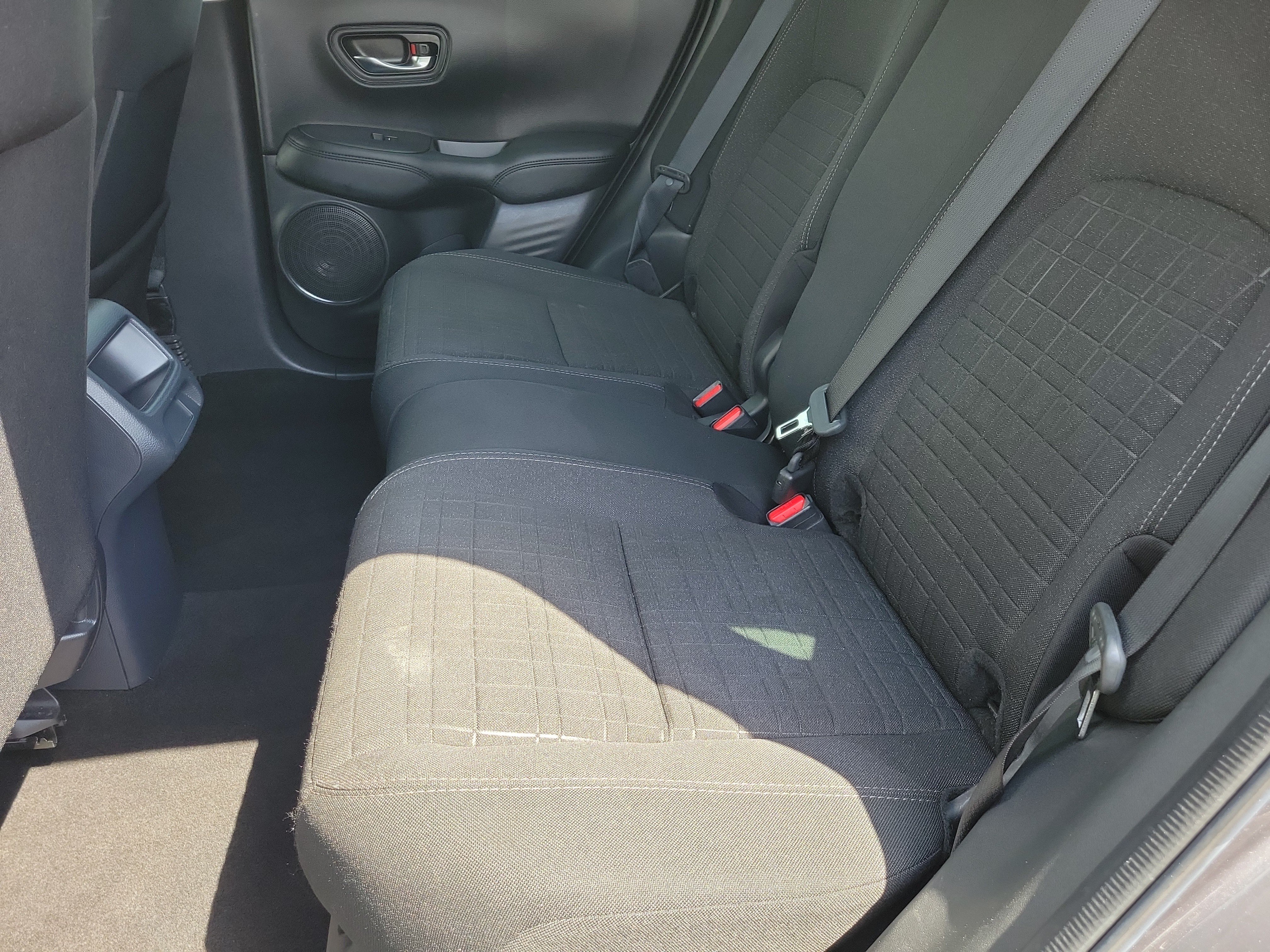 Used 2025 Honda HR-V LX image 12