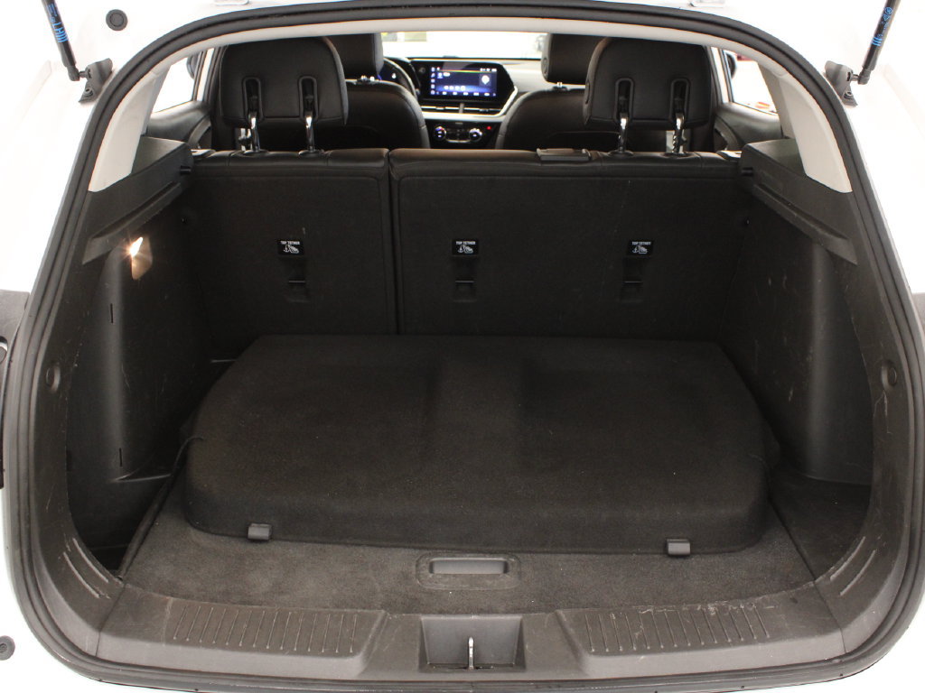 Used 2025 Chevrolet Trax LT w/ Driver Confidence Package FWD image 33
