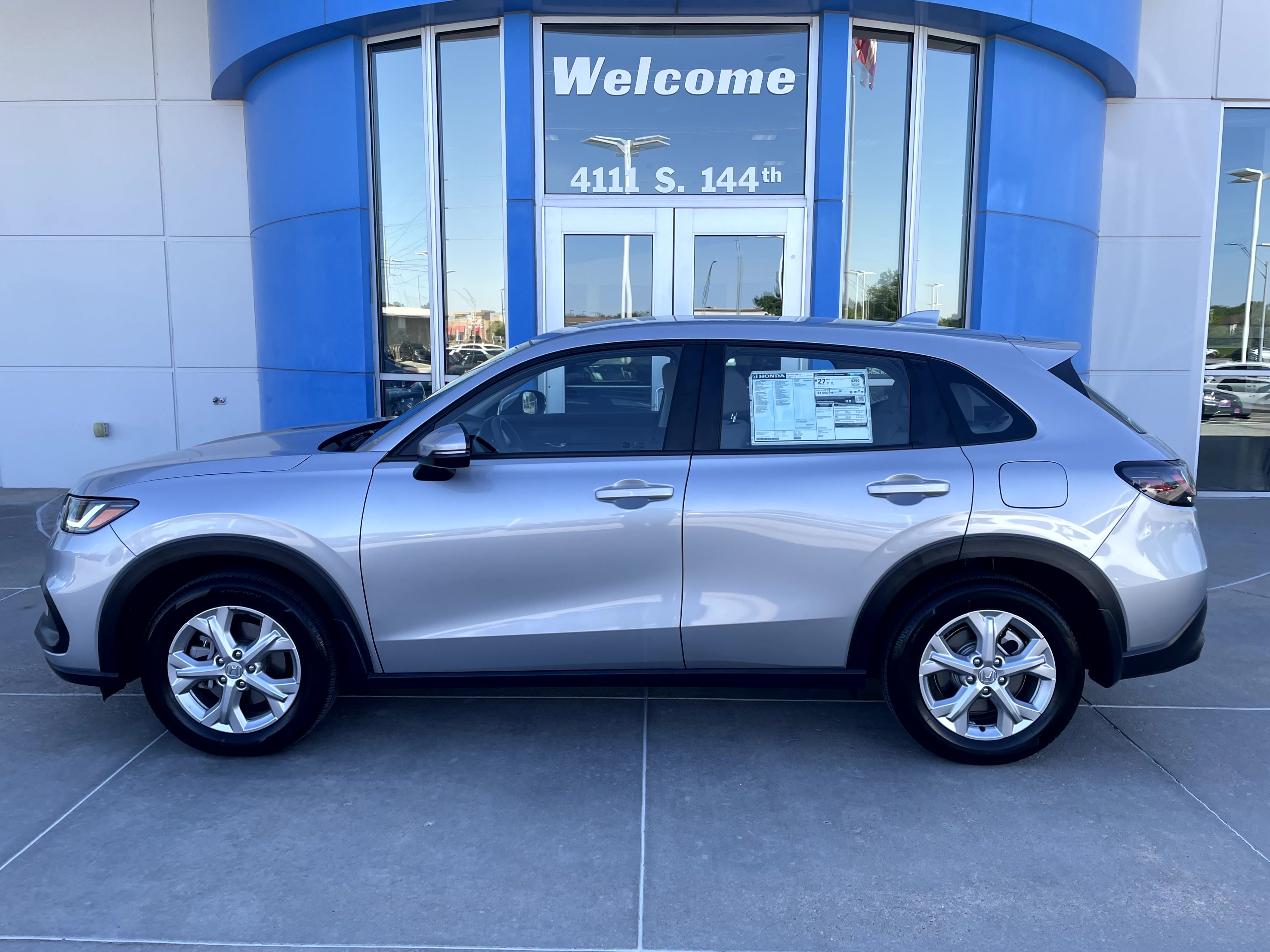 Certified 2025 Honda HR-V LX image 1
