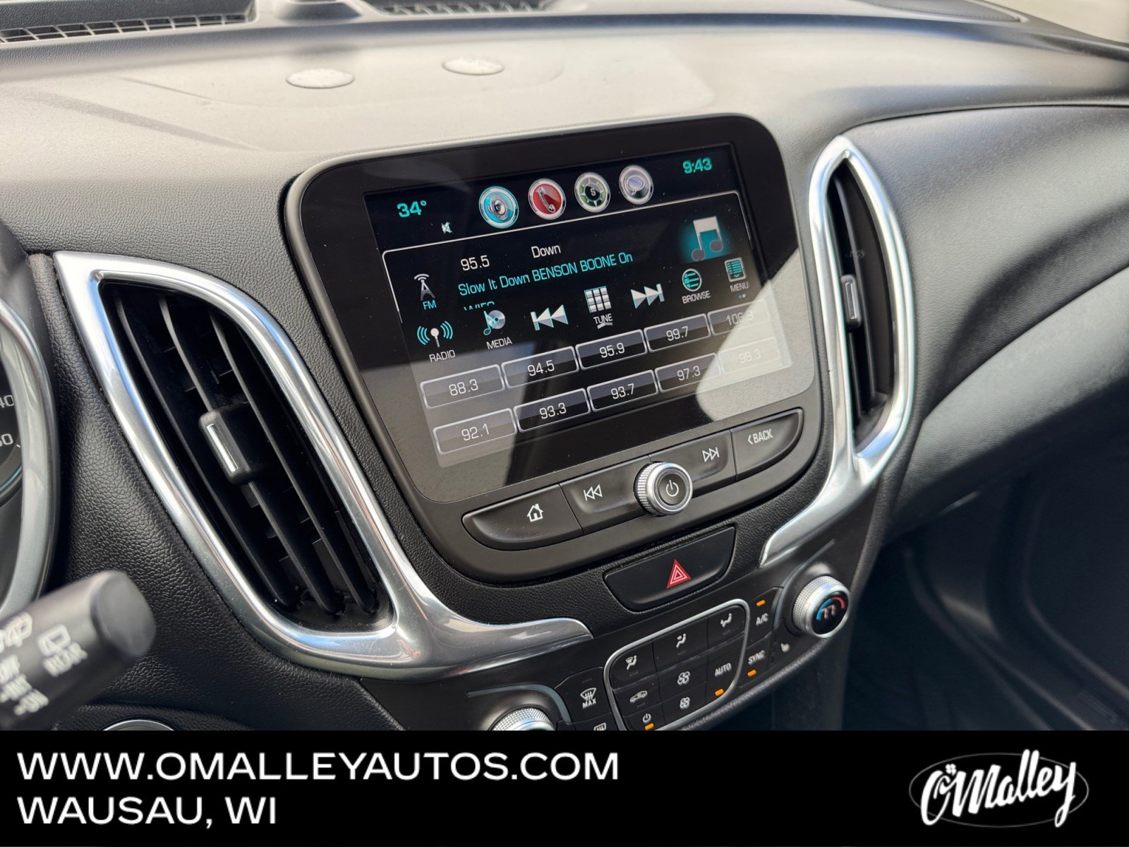 Used 2018 Chevrolet Equinox LT w/ Sun & Infotainment Package image 20