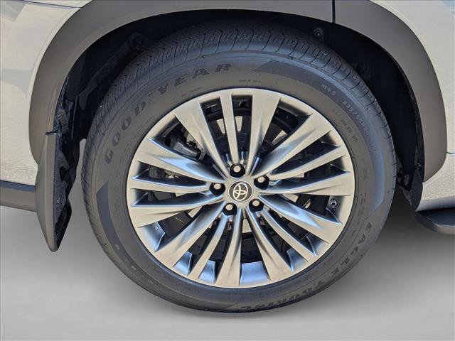 Used 2021 Toyota Highlander Platinum AWD/4WD image 22