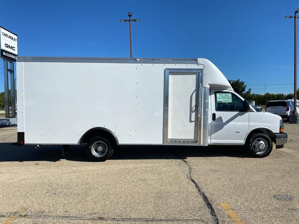 New 2025 Chevrolet Express 3500 w/ Power Convenience Package image 7