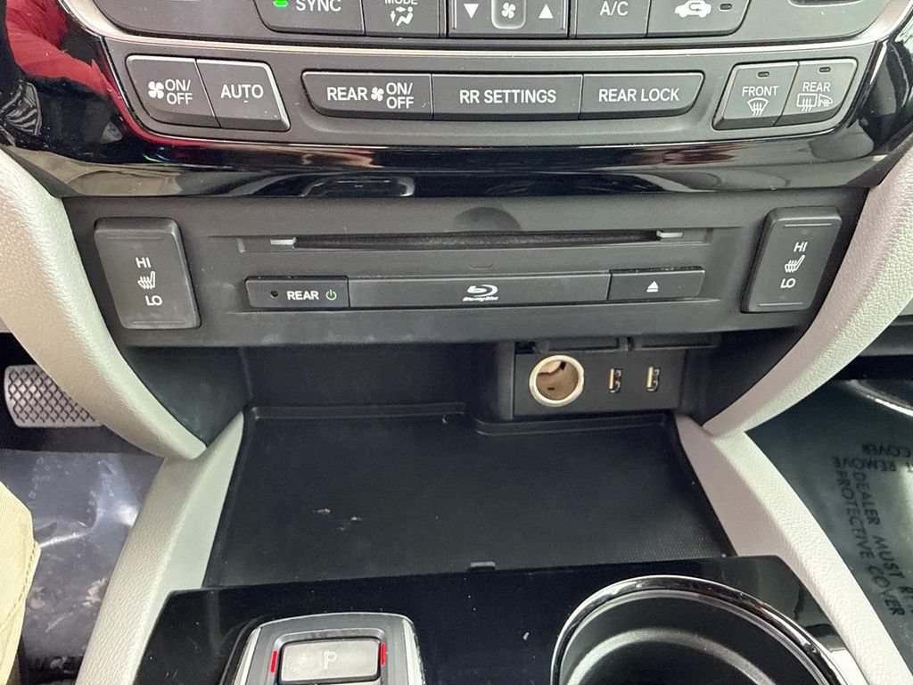 Used 2017 Honda Pilot Touring image 31