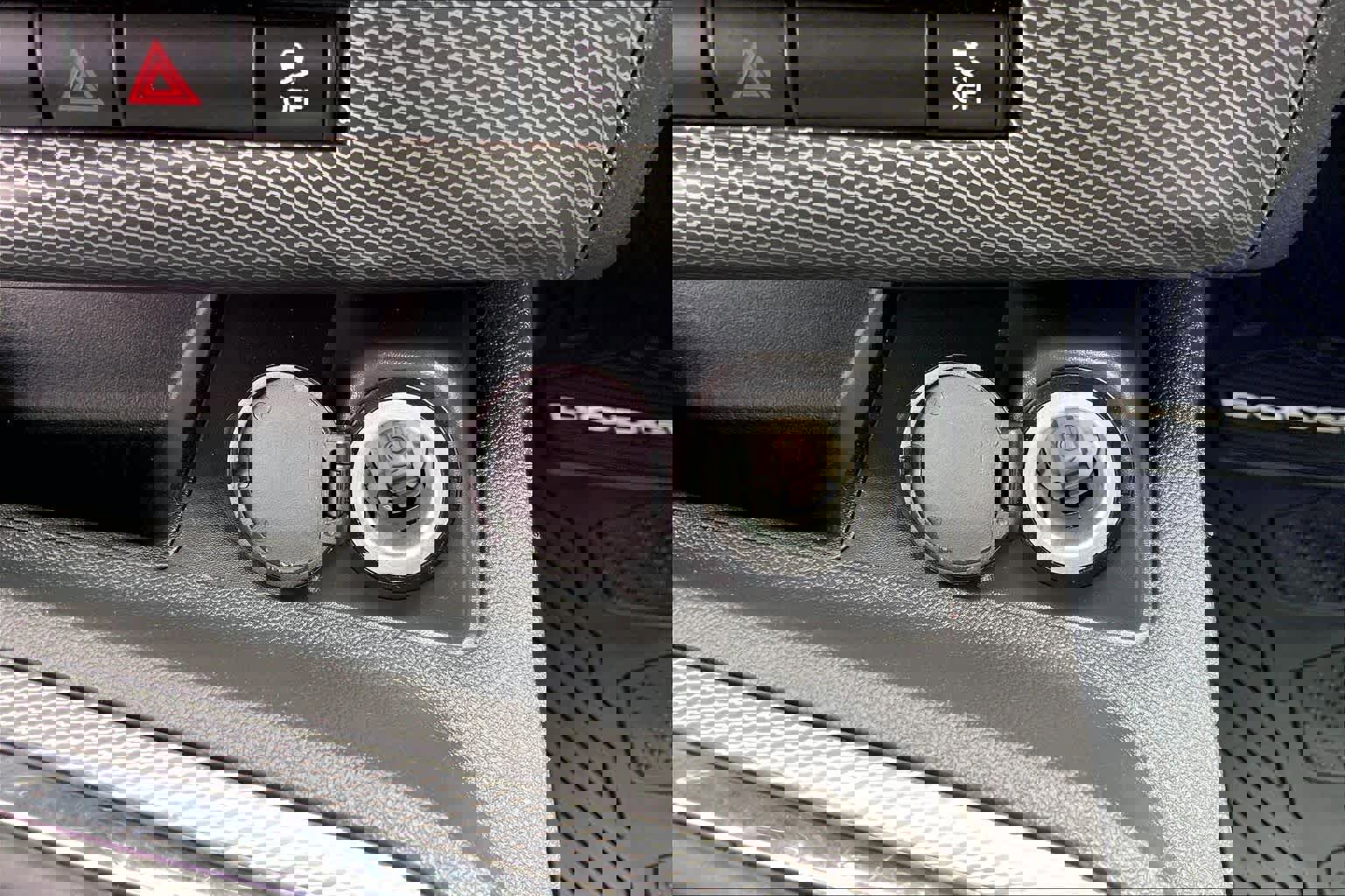 Used 2013 Dodge Challenger R/T image 31