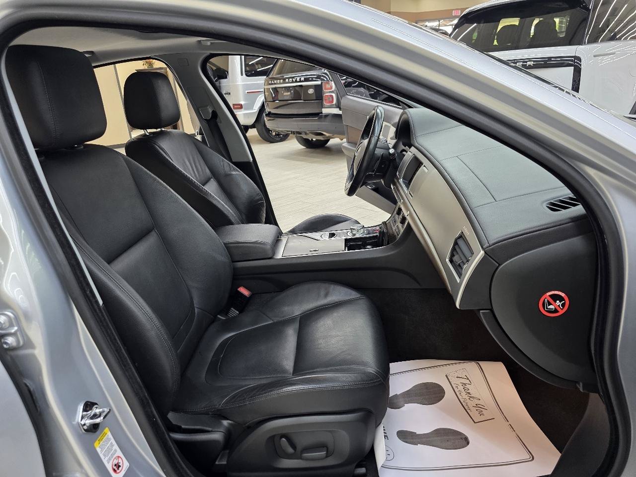 Used 2014 Jaguar XF RWD image 20