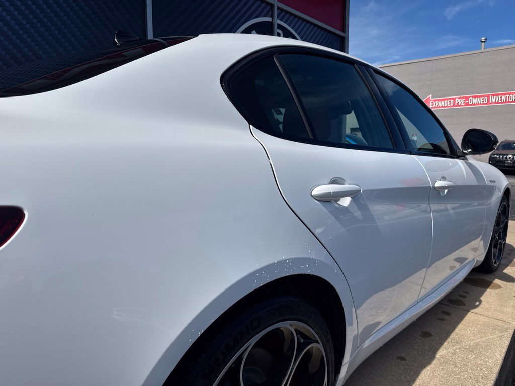 Used 2022 Alfa Romeo Giulia Veloce AWD/4WD image 6