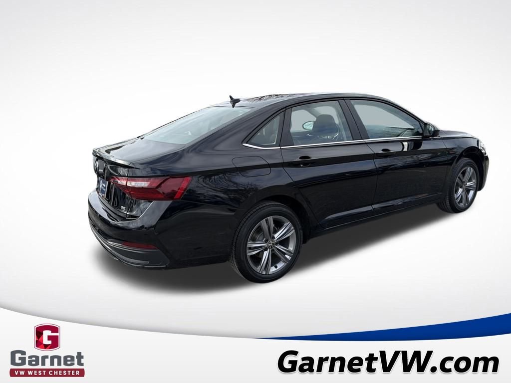 Certified 2024 Volkswagen Jetta SE image 5