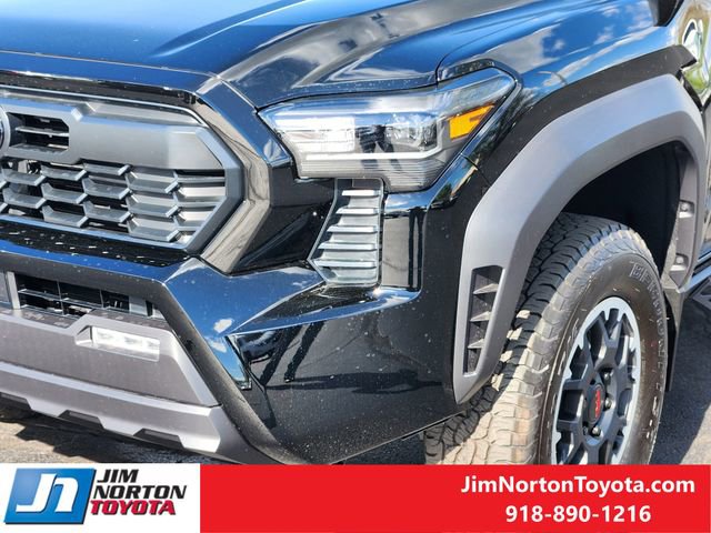 Used 2024 Toyota Tacoma TRD Off-Road image 11