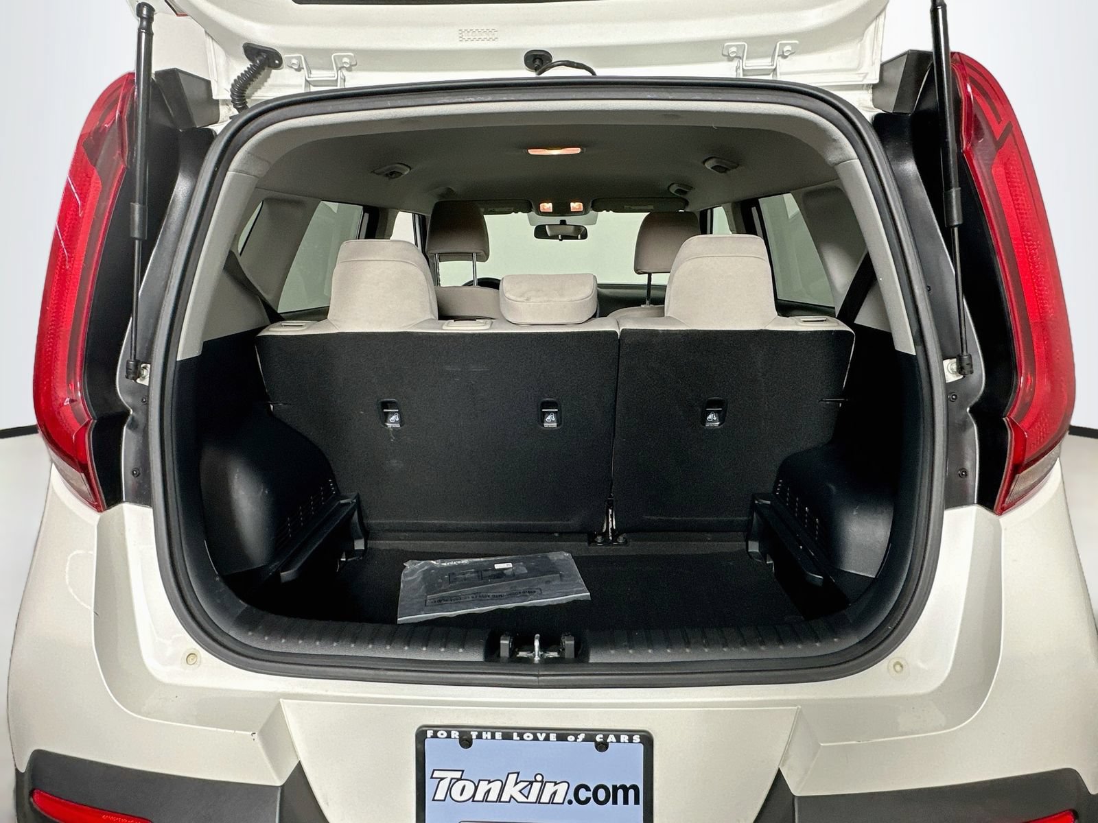 Used 2022 Kia Soul LX FWD image 23