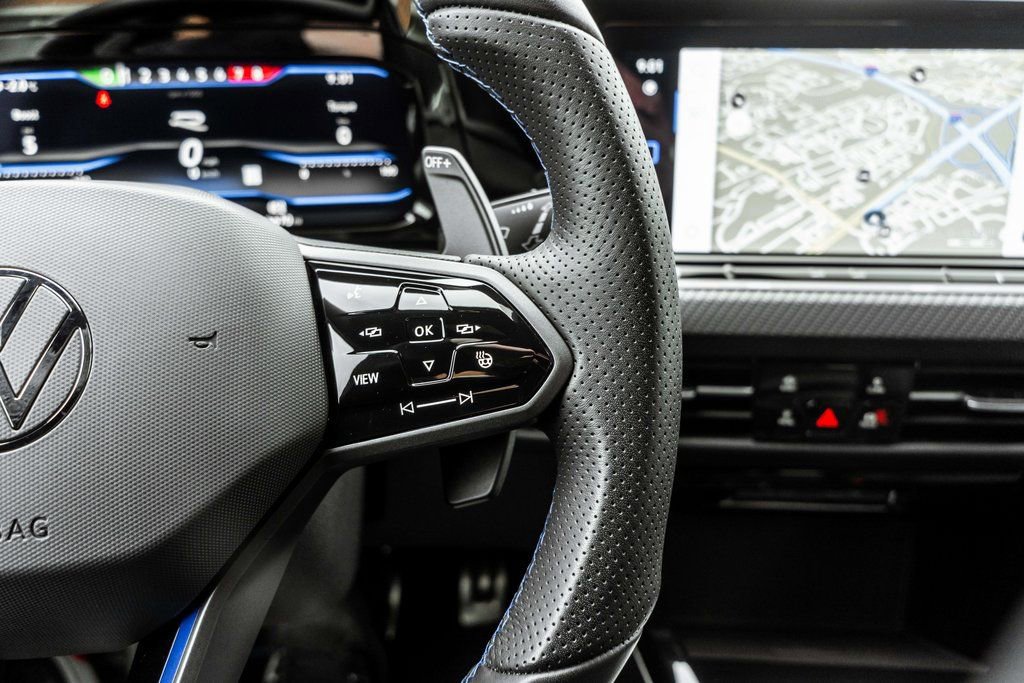 Used 2024 Volkswagen Golf R image 26