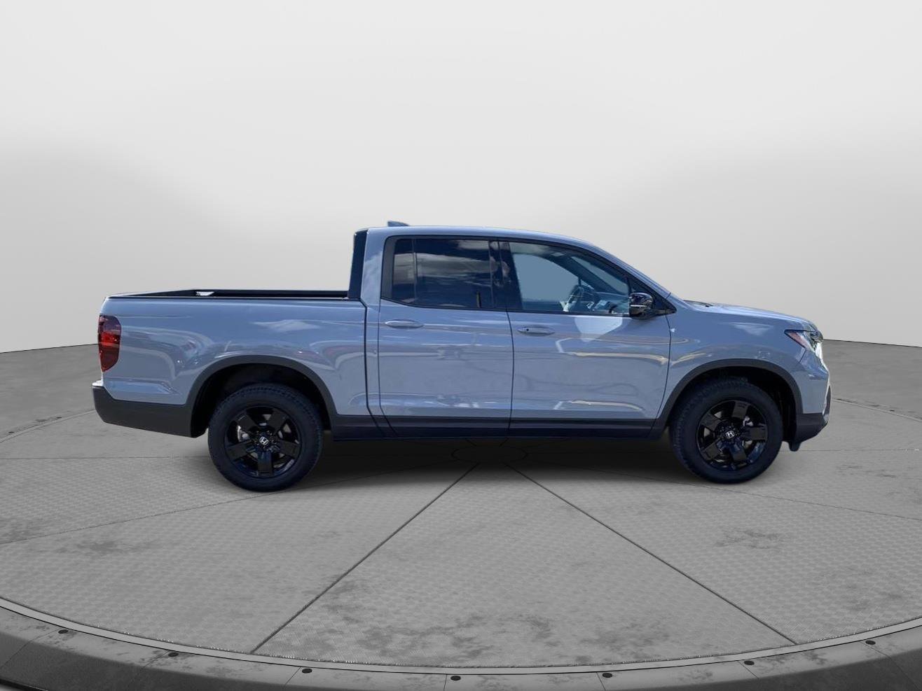 Certified 2024 Honda Ridgeline Black Edition image 2