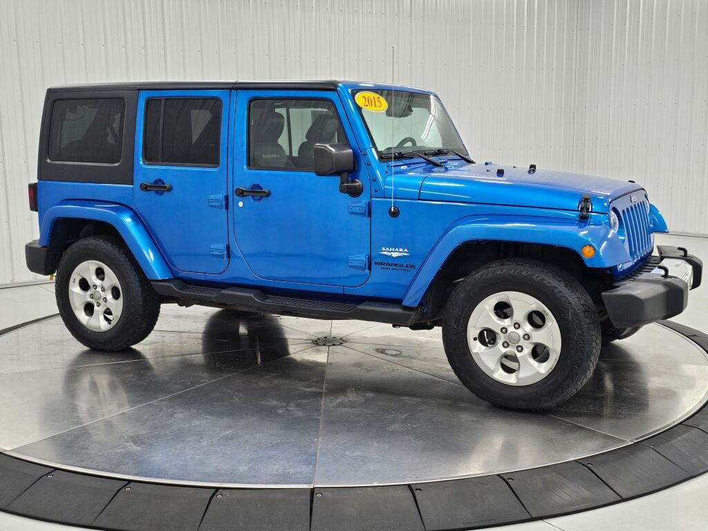 Used 2015 Jeep Wrangler Unlimited Sahara w/ Connectivity Group AWD/4WD image 7