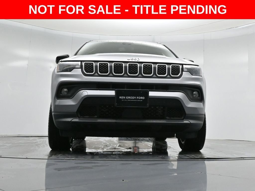 Used 2023 Jeep Compass Latitude image 39