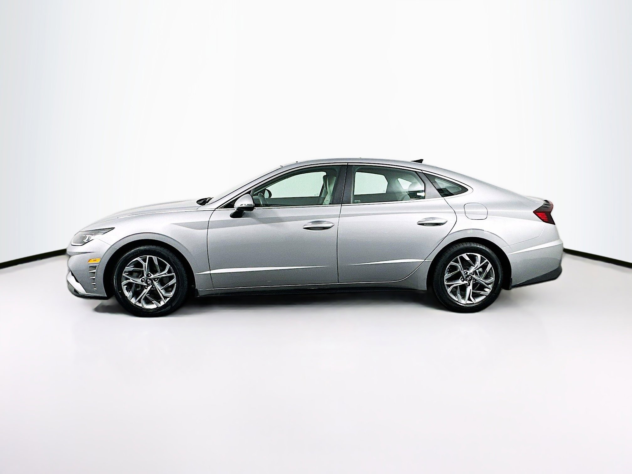 Used 2023 Hyundai Sonata SEL w/ Convenience Package image 4