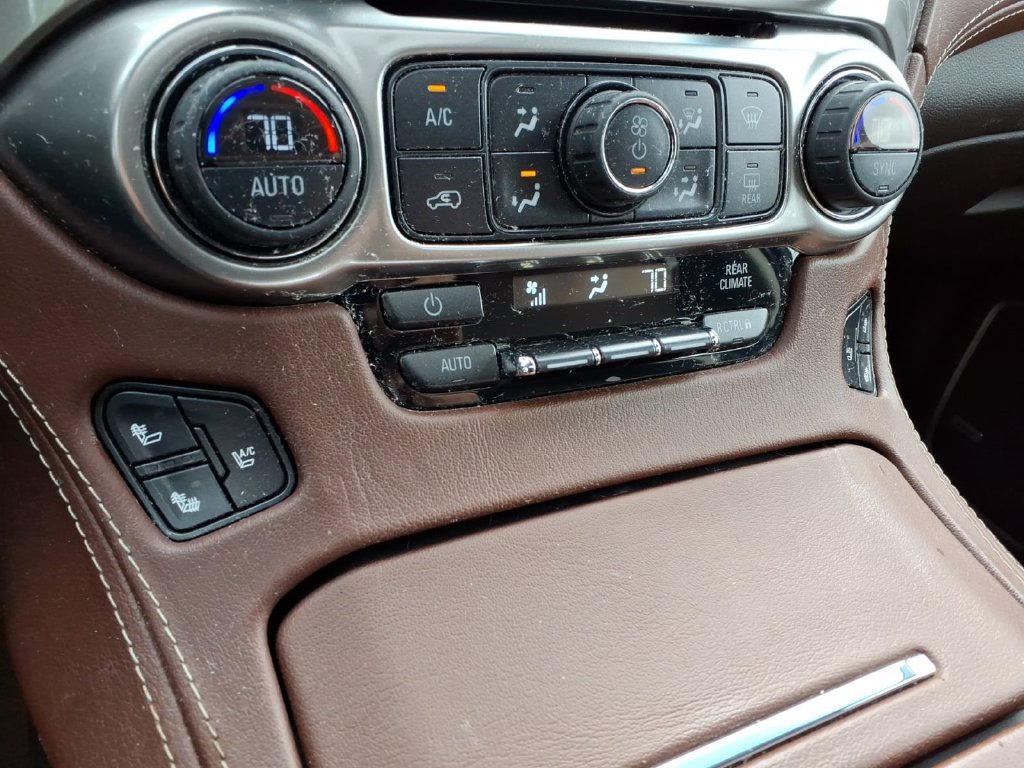 Used 2015 Chevrolet Suburban LTZ AWD/4WD image 24