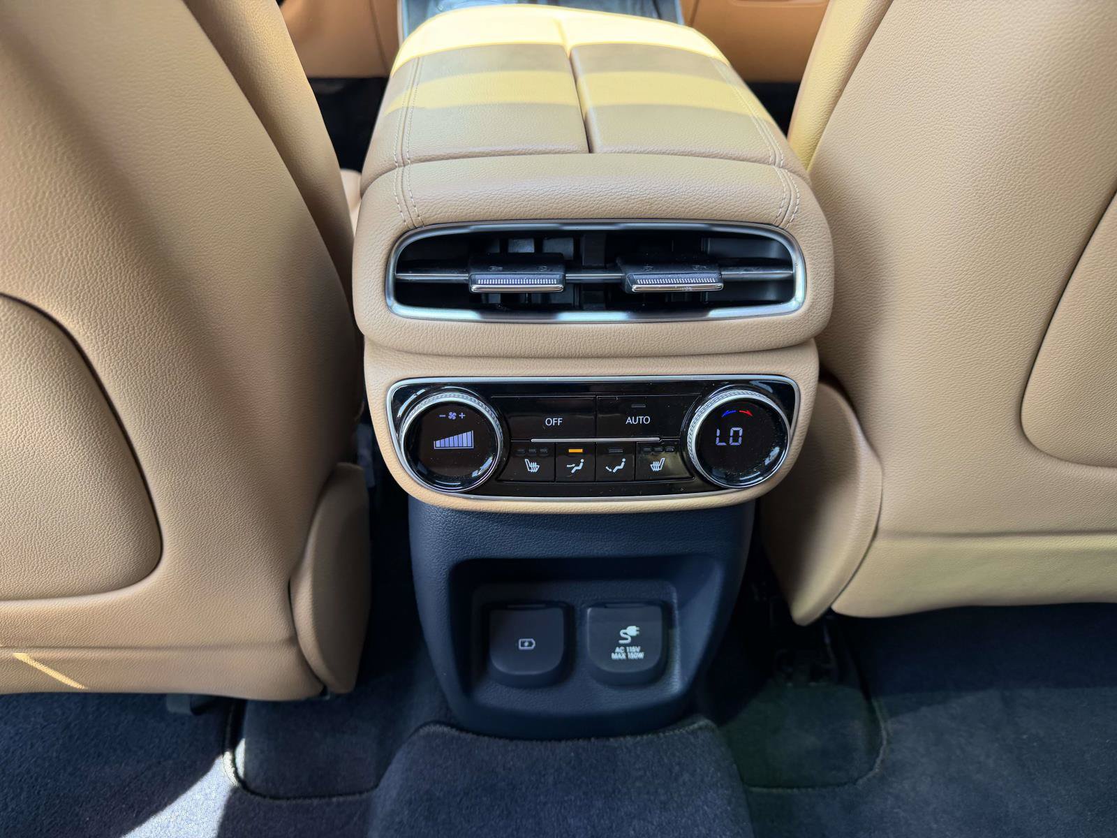 Used 2022 Genesis GV80 2.5T w/ Prestige Package 04 AWD/4WD image 15