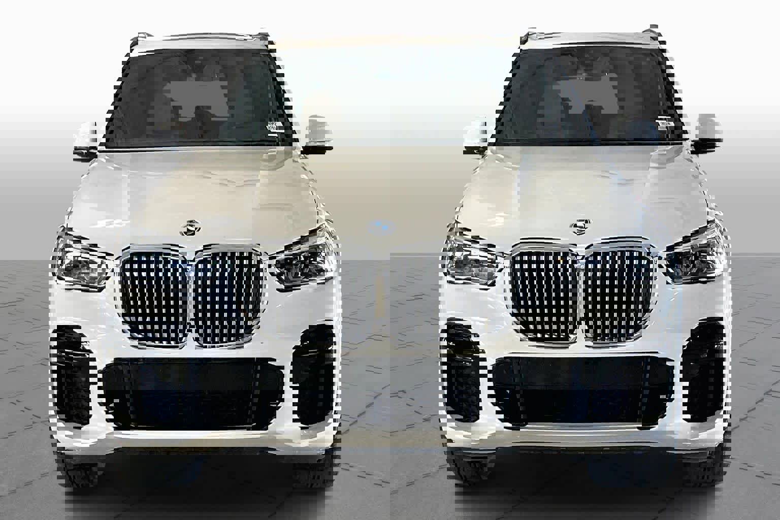 Used 2022 BMW X5 xDrive45e w/ M Sport Package image 3