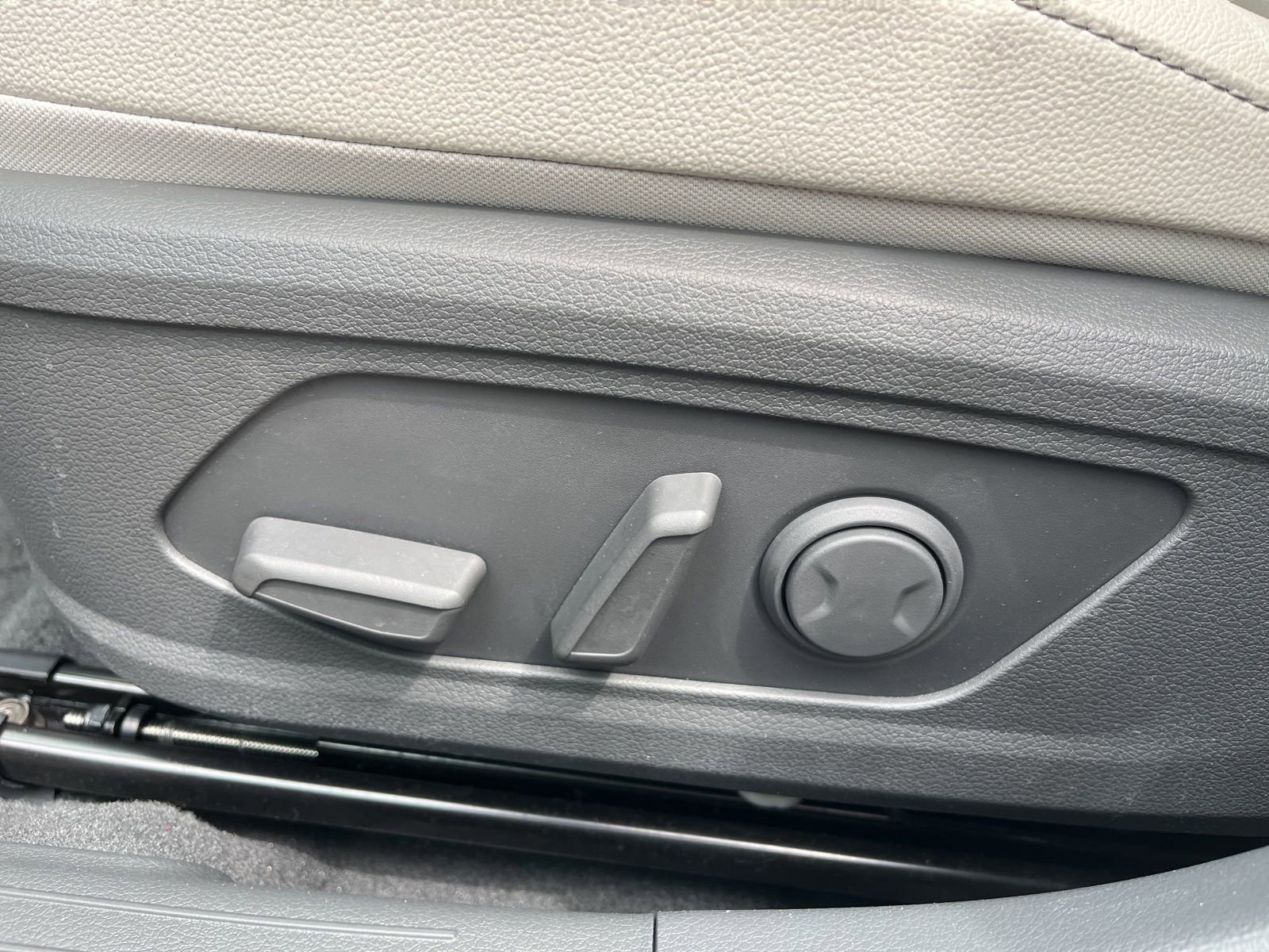 Used 2024 Hyundai Sonata Limited FWD image 16