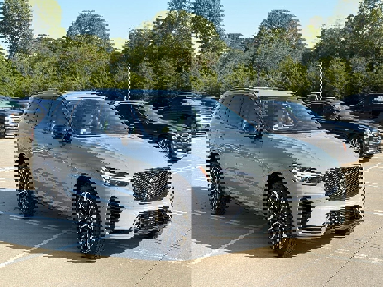 New 2026 Volvo XC60 T8 Ultra w/ Protection Package Premier image 4