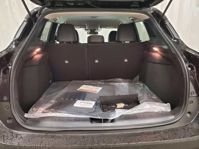 Used 2025 Nissan Kicks SR AWD/4WD image 7