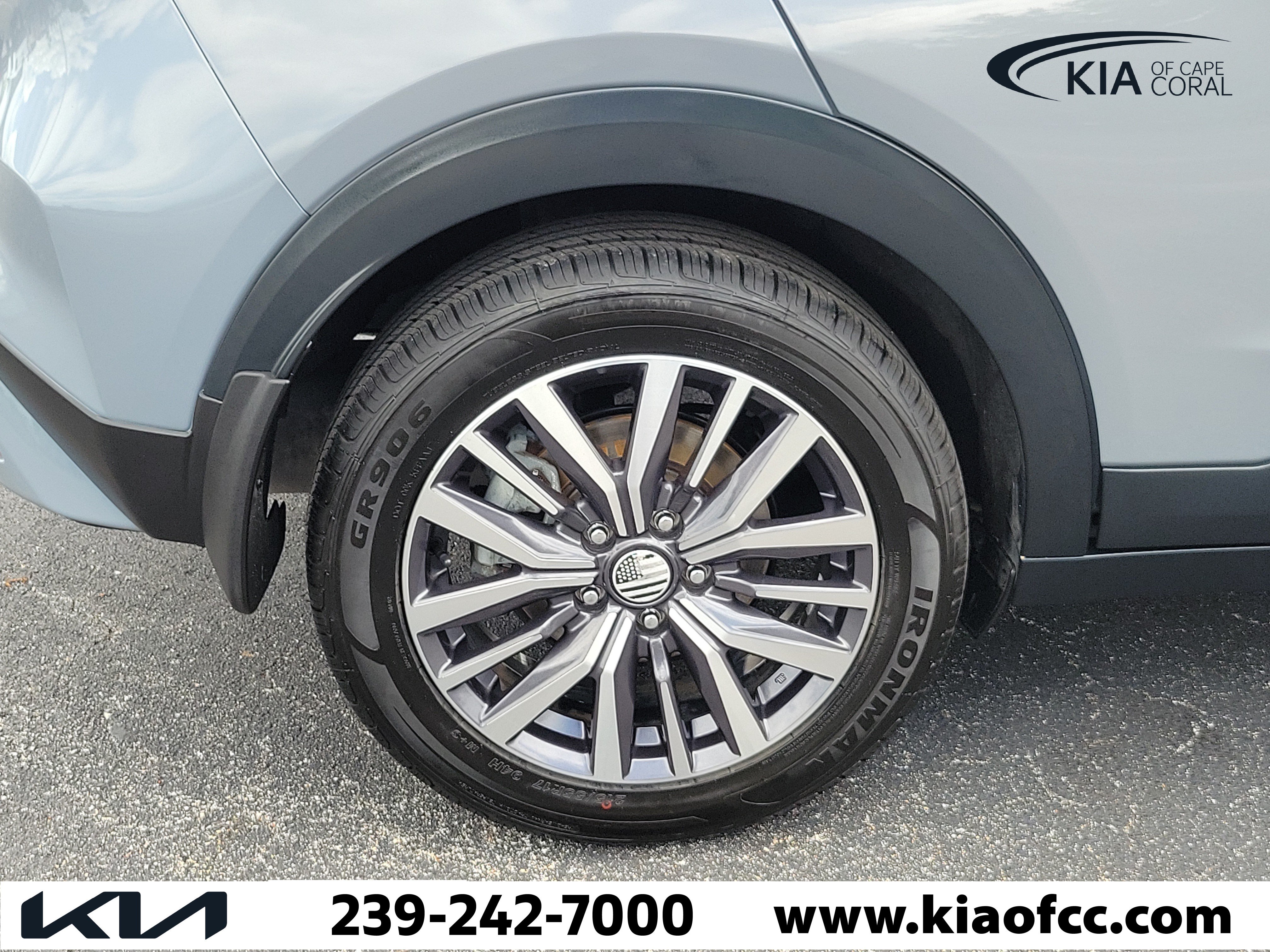 Used 2022 Nissan Kicks SV FWD image 9