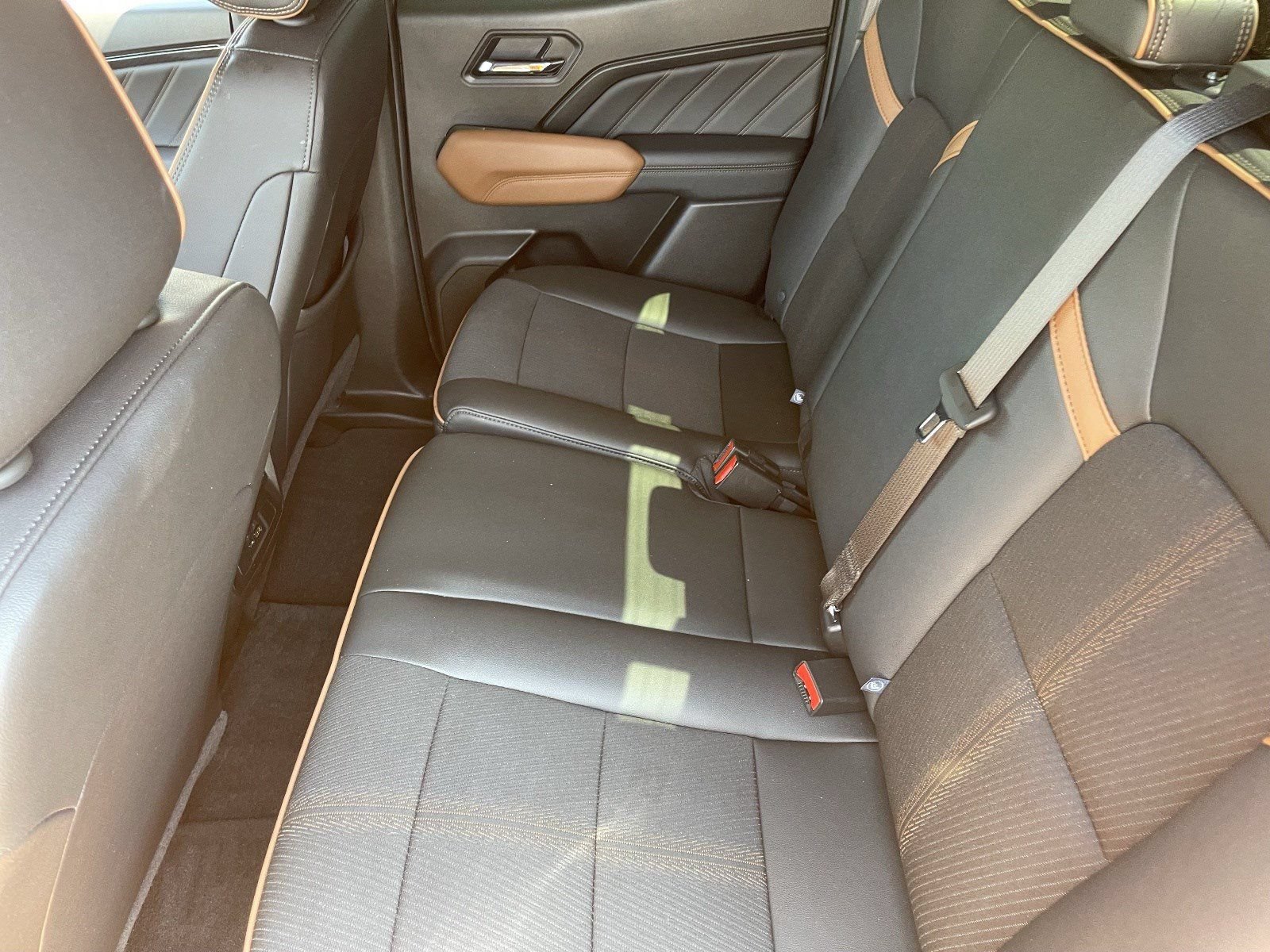 Certified 2025 GMC Canyon AT4 AWD/4WD image 18