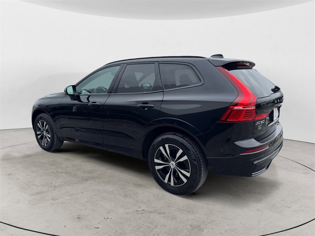 Certified 2025 Volvo XC60 B5 Core image 3