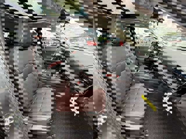 New 2025 Nissan Kicks SR w/ SR Premium Package image 17