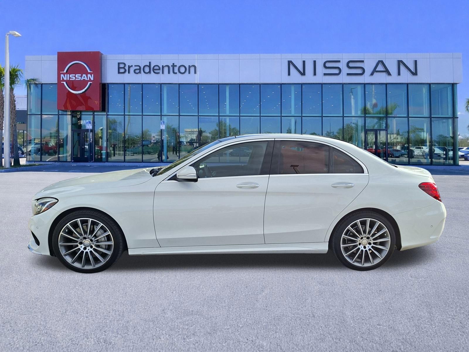 Used 2015 Mercedes-Benz C 400 4MATIC image 8