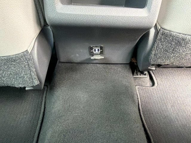 Used 2018 Toyota Camry SE FWD image 20
