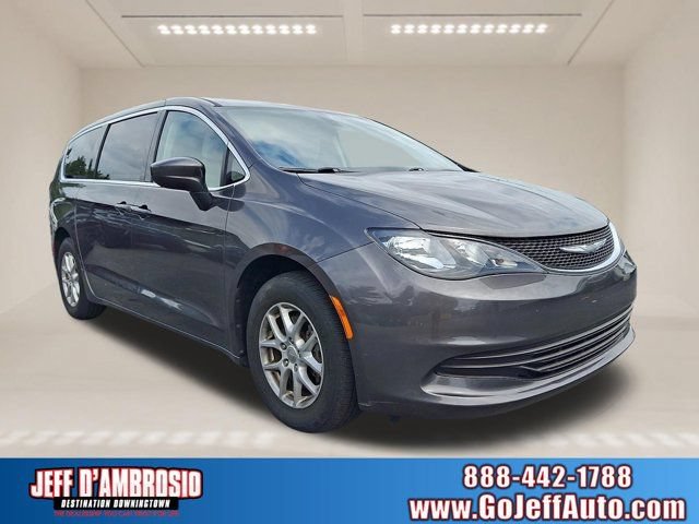 Certified 2017 Chrysler Pacifica Touring FWD image 1