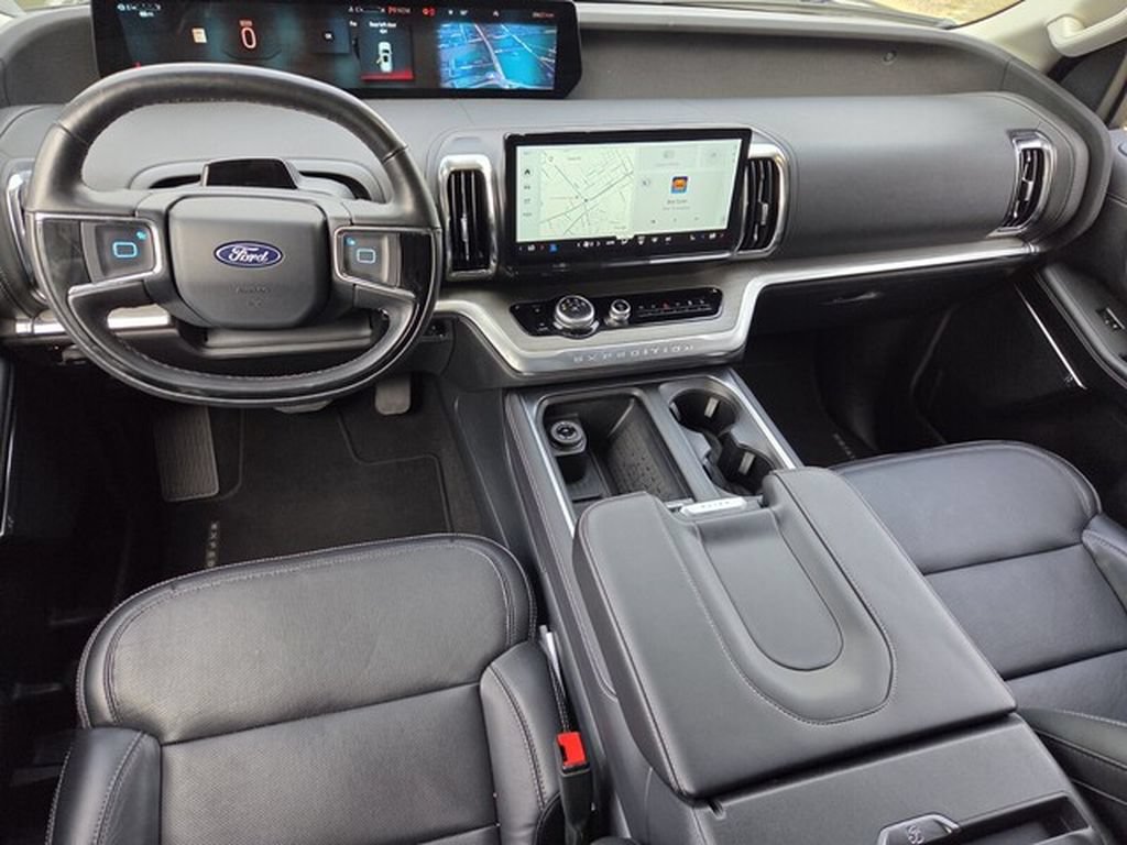 Used 2025 Ford Expedition Platinum AWD/4WD image 10