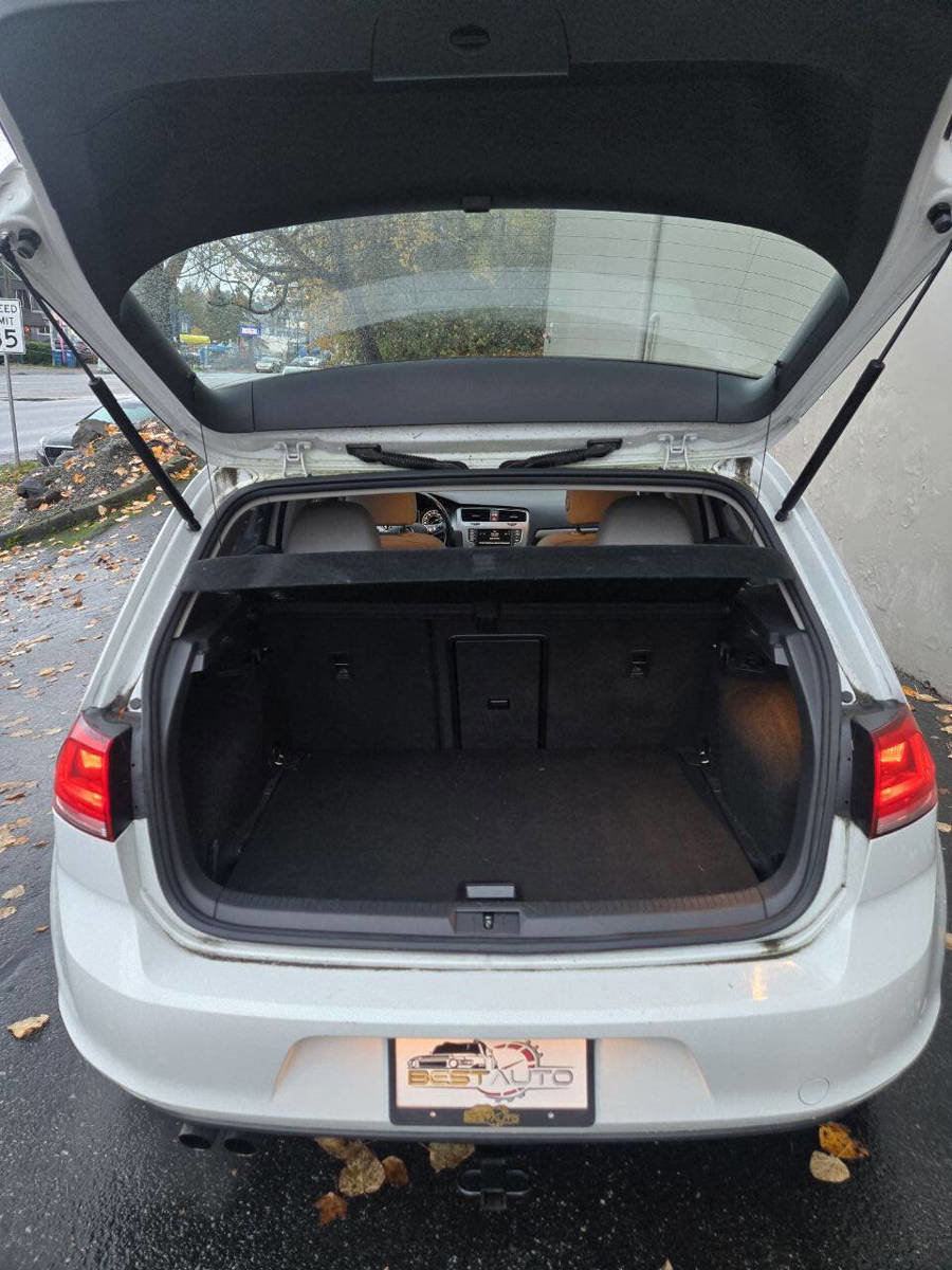 Used 2016 Volkswagen Golf S image 9