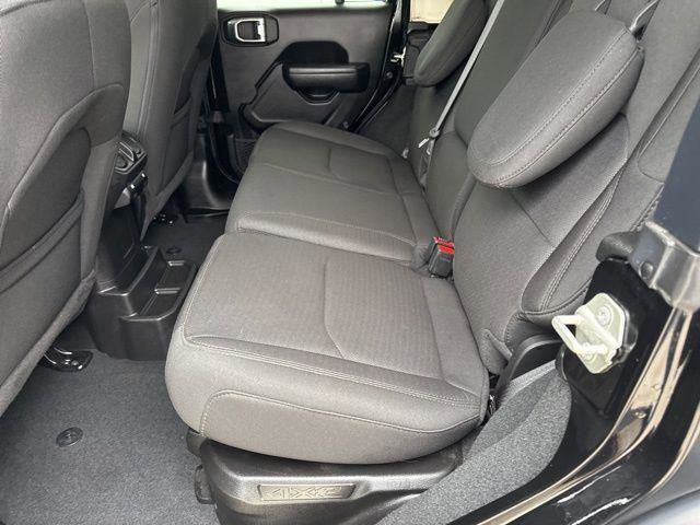 Used 2023 Jeep Wrangler Unlimited image 27