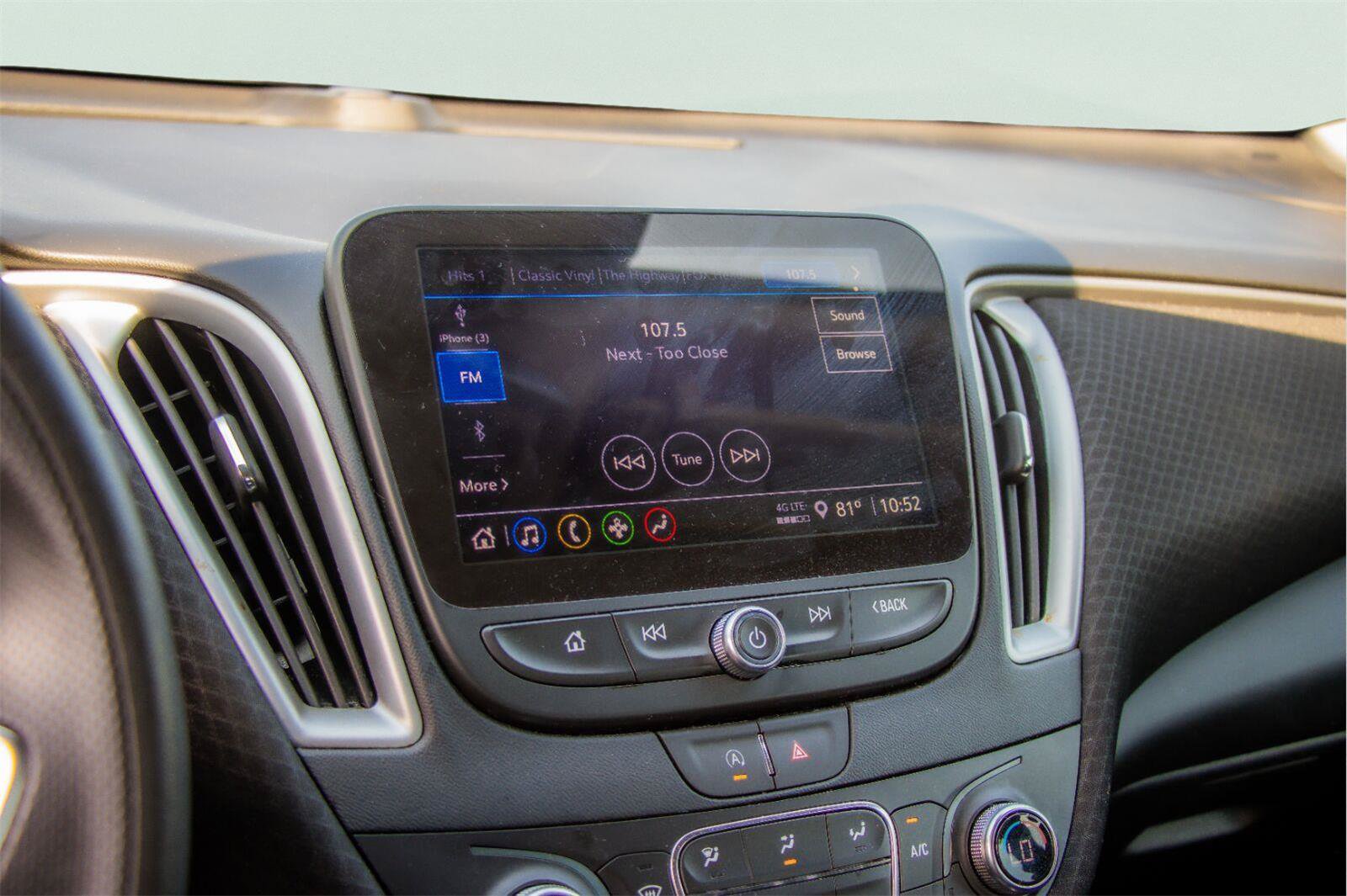 Used 2025 Chevrolet Malibu LT FWD image 13