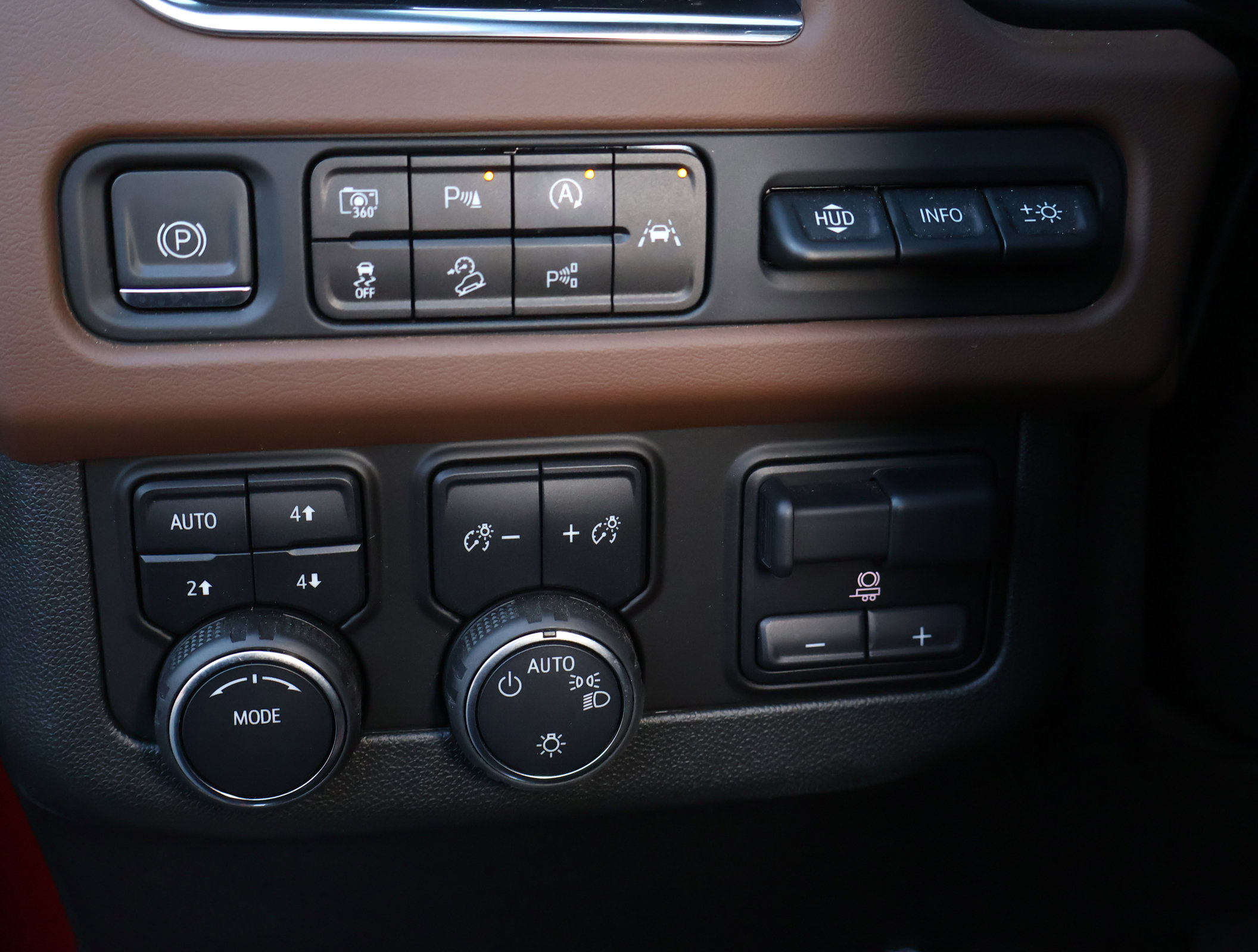 Used 2024 Chevrolet Tahoe High Country w/ Advanced Technology Package image 13