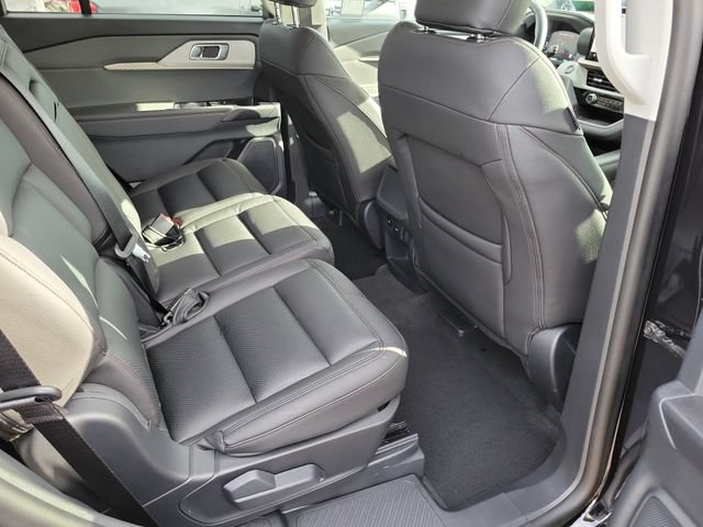 Used 2026 Ford Explorer Active RWD image 18