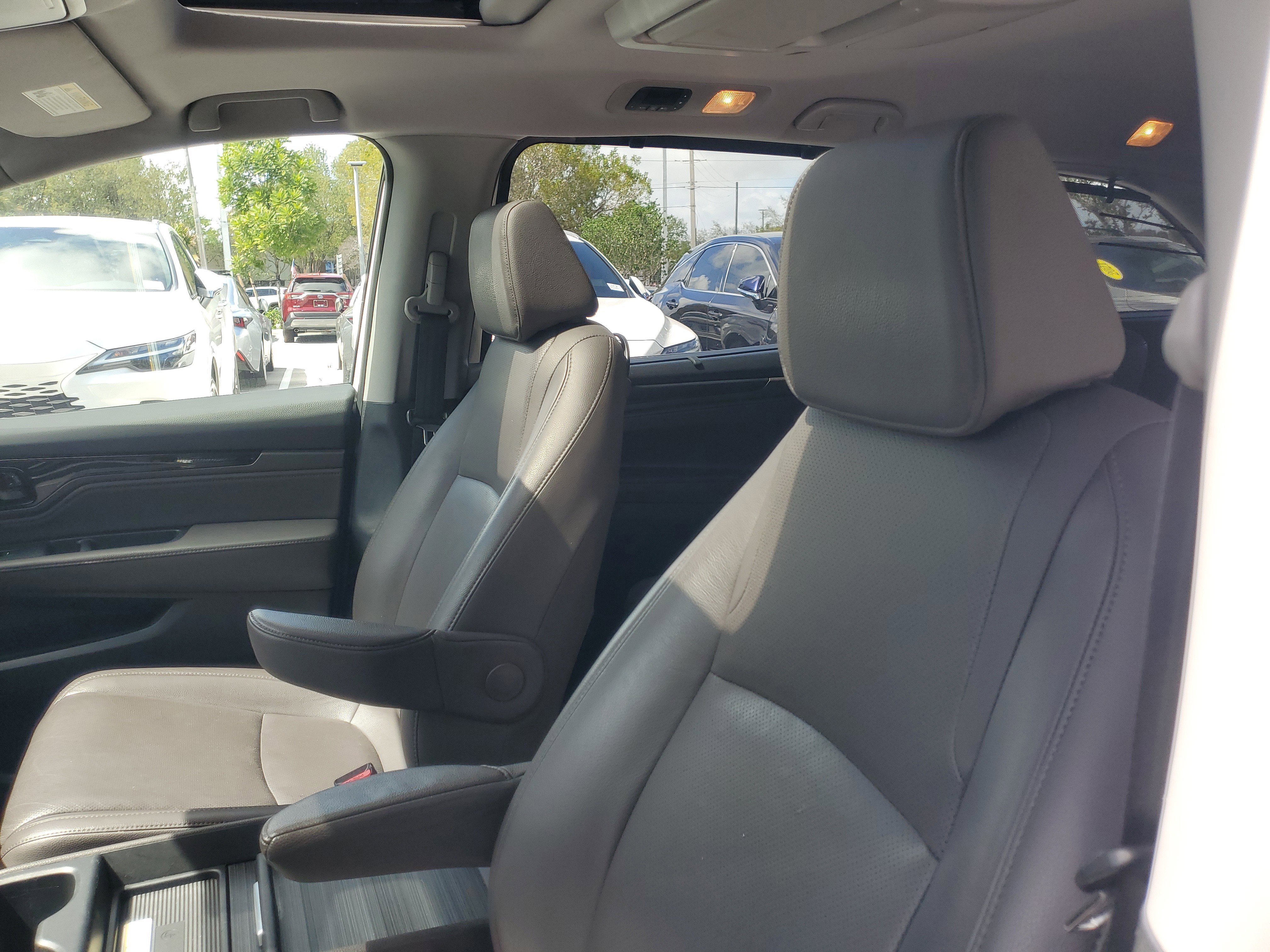 Used 2019 Honda Odyssey Elite image 17