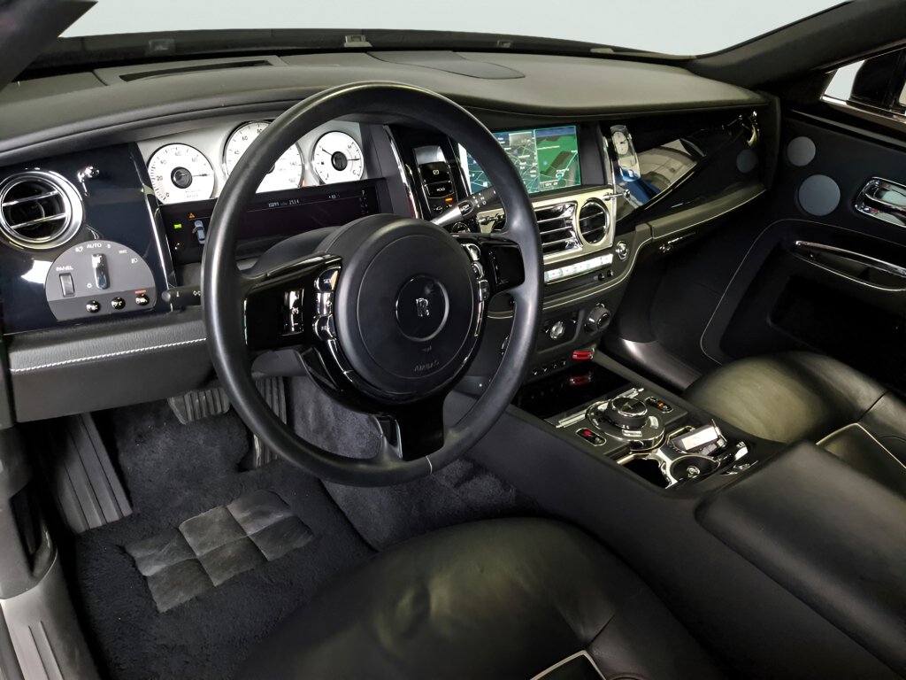 Used 2014 Rolls-Royce Ghost image 17