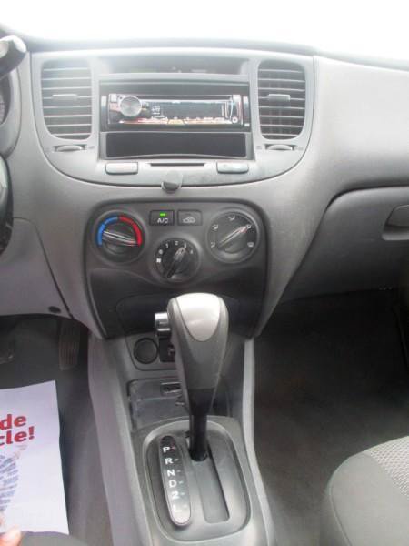 Used 2009 Kia Rio LX FWD image 10