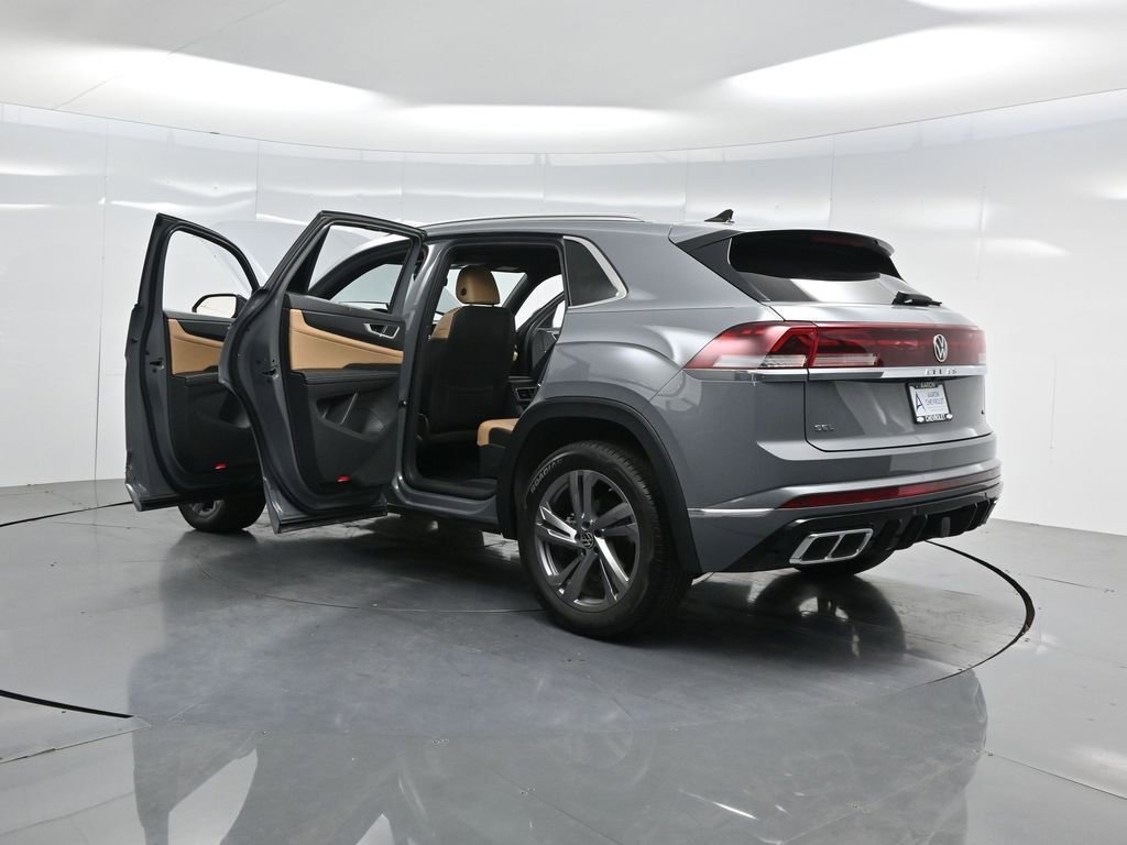 Used 2024 Volkswagen Atlas Cross Sport SEL R-Line image 56