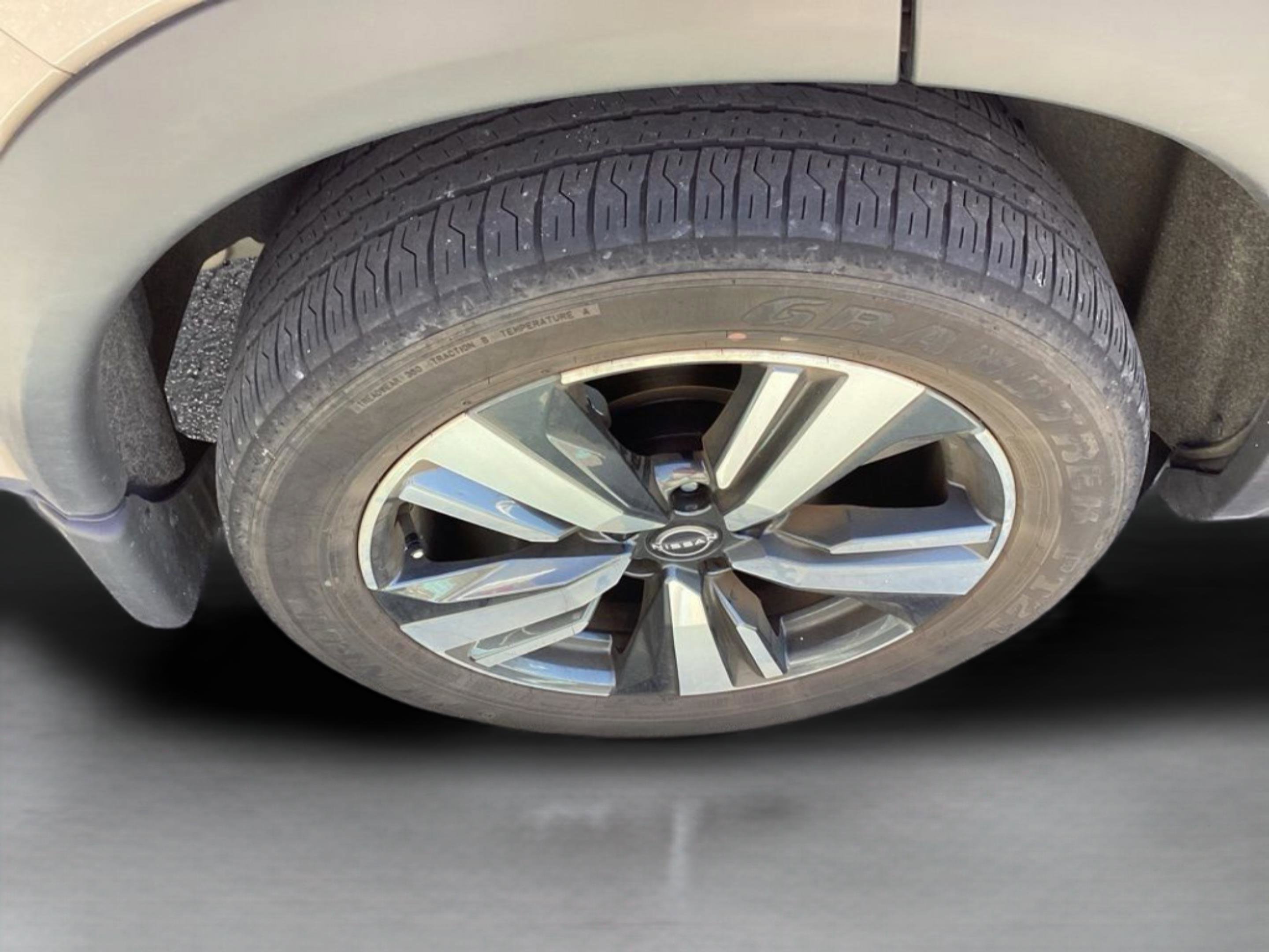 Used 2024 Nissan Rogue SL image 24