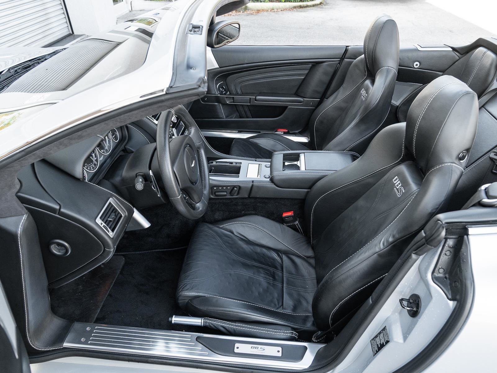 Used 2010 Aston Martin DBS Volante image 24