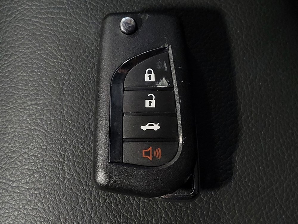 Used 2021 Toyota Camry SE FWD image 32