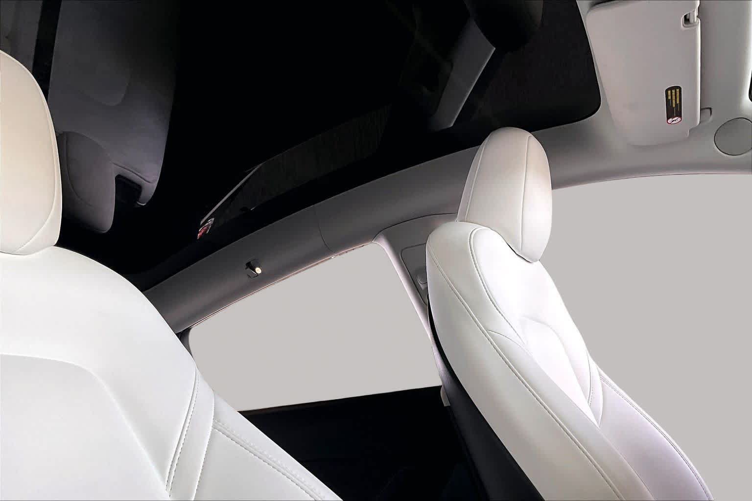 Used 2023 Tesla Model Y AWD image 12