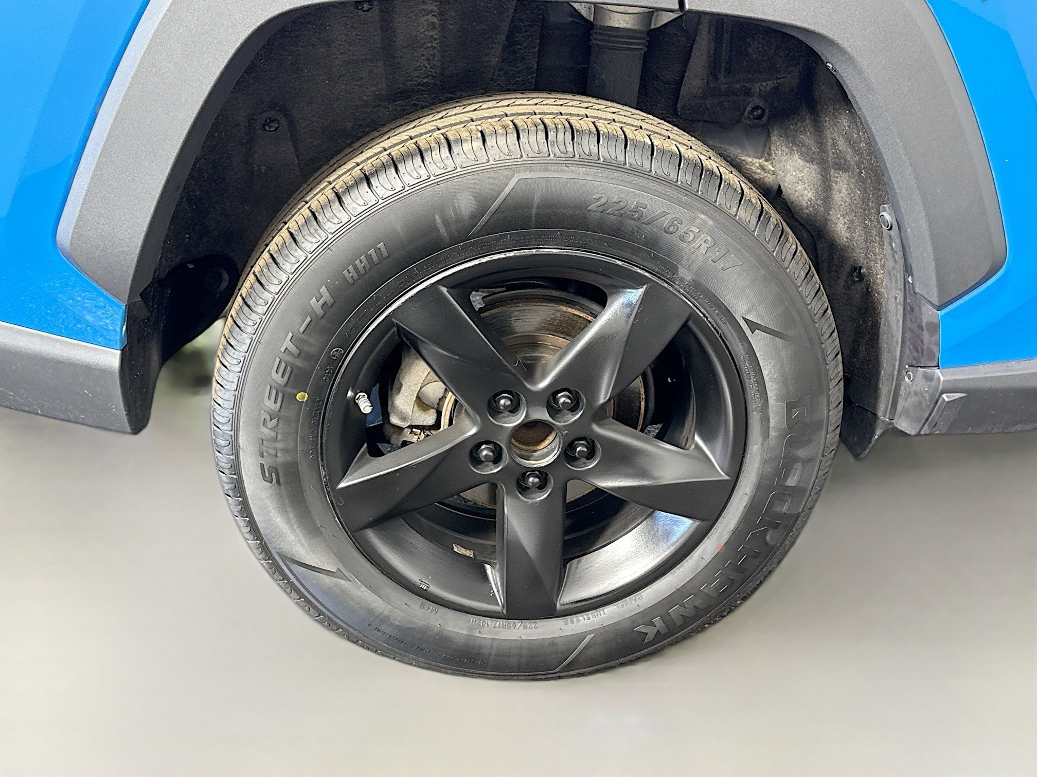 Used 2020 Toyota RAV4 LE image 32