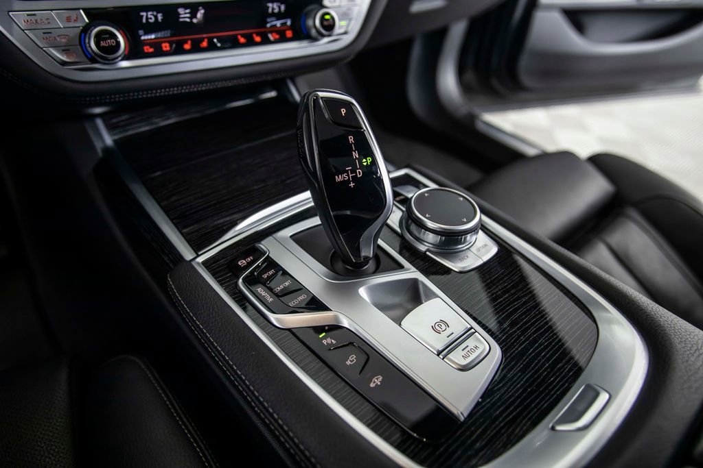 Used 2021 BMW 740i w/ M Sport Package RWD image 37