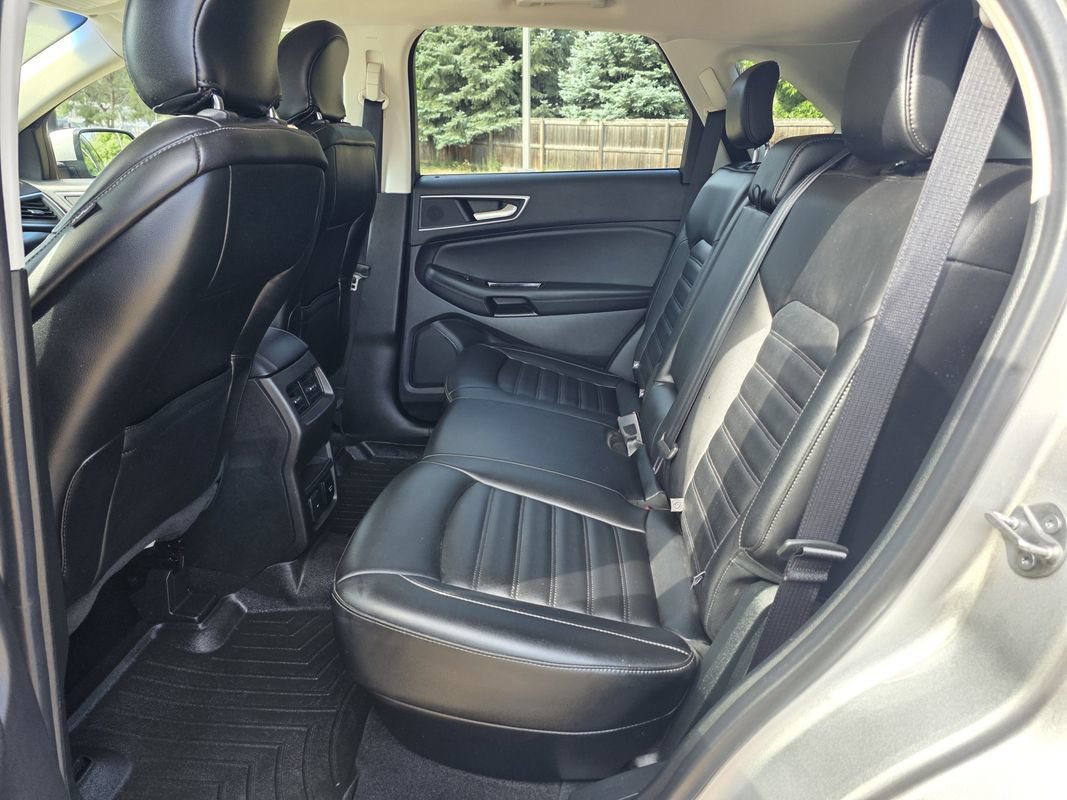 Used 2019 Ford Edge SEL w/ Equipment Group 201A AWD/4WD image 17