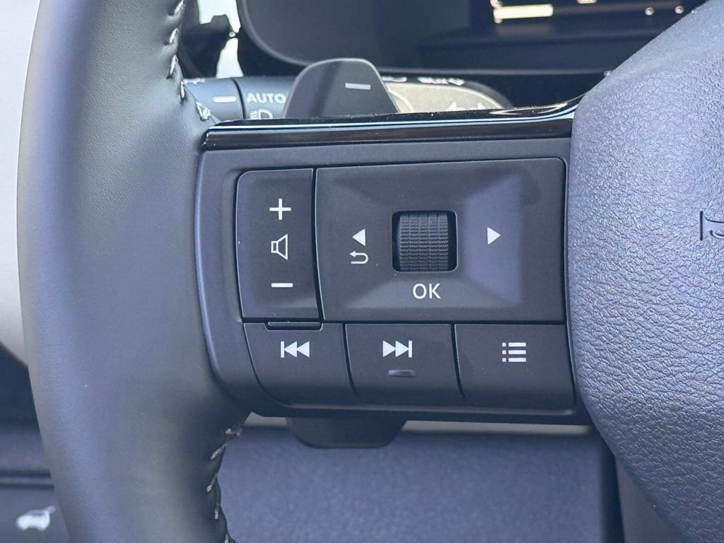 New 2026 Nissan Pathfinder SL w/ SL Premium Package (P04) FWD image 16