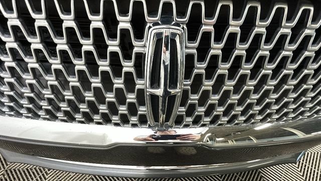 Used 2020 Lincoln MKZ Reserve w/ Elements Package FWD image 8